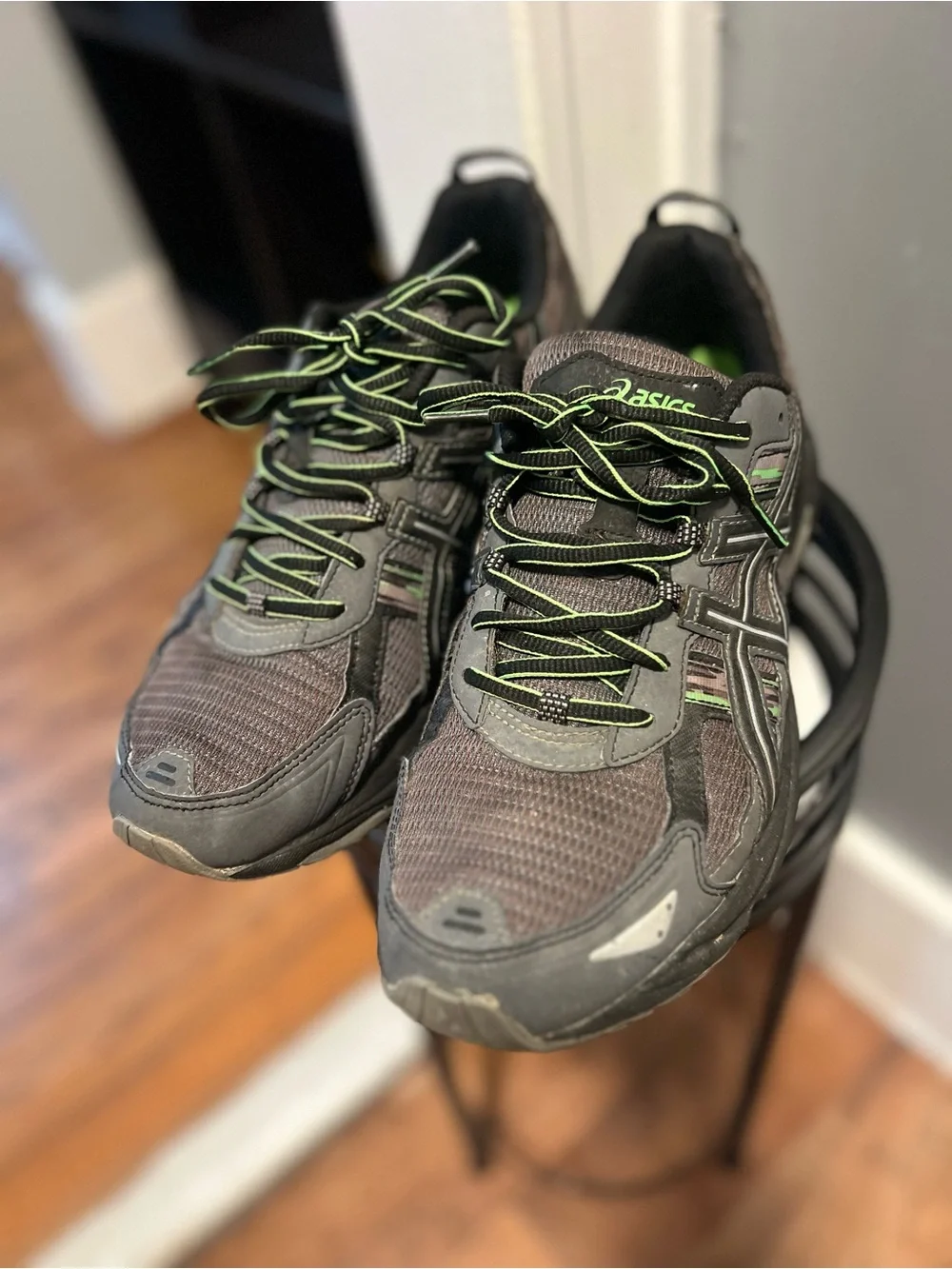 ASICS Men's Black and Green Athletic Running Shoes size 11.5